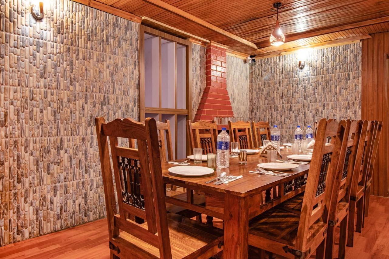 Hotel Little Silver ปาฮาลกัม ภายนอก รูปภาพ