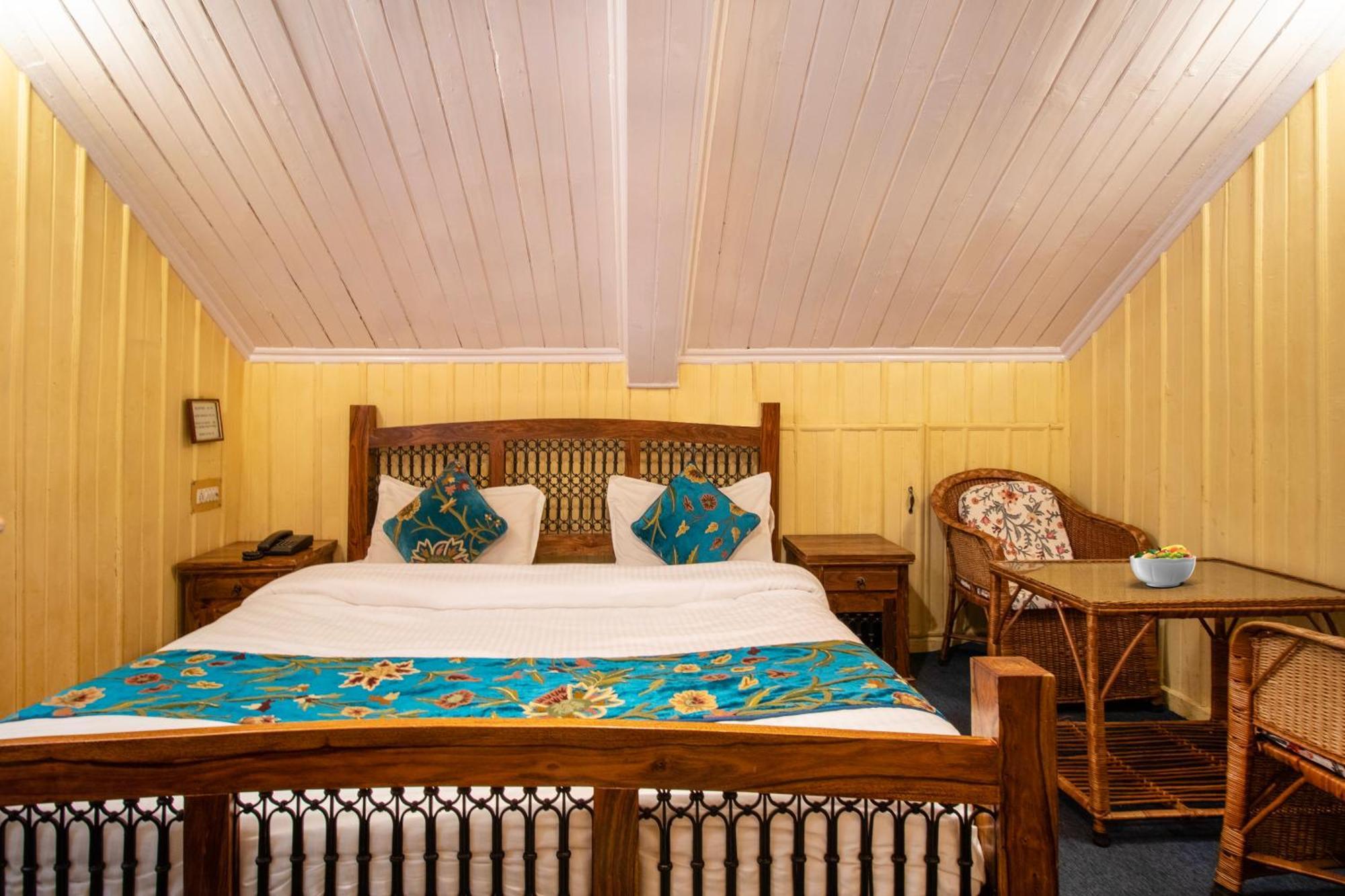 Hotel Little Silver ปาฮาลกัม ภายนอก รูปภาพ