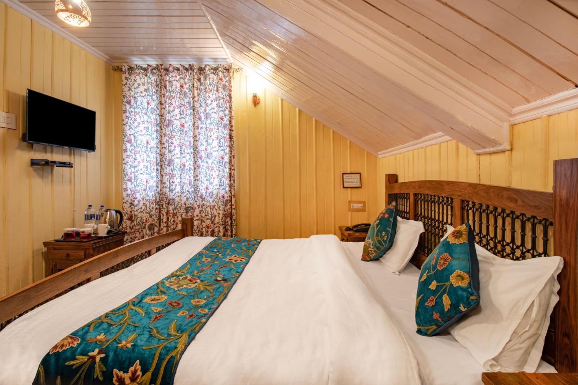 Hotel Little Silver ปาฮาลกัม ภายนอก รูปภาพ