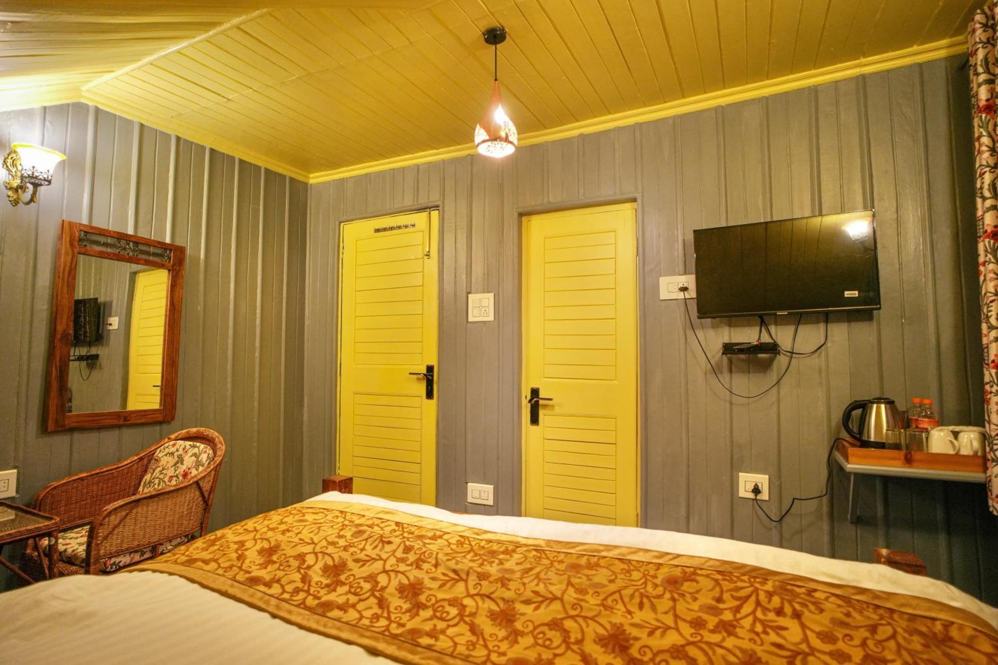 Hotel Little Silver ปาฮาลกัม ภายนอก รูปภาพ