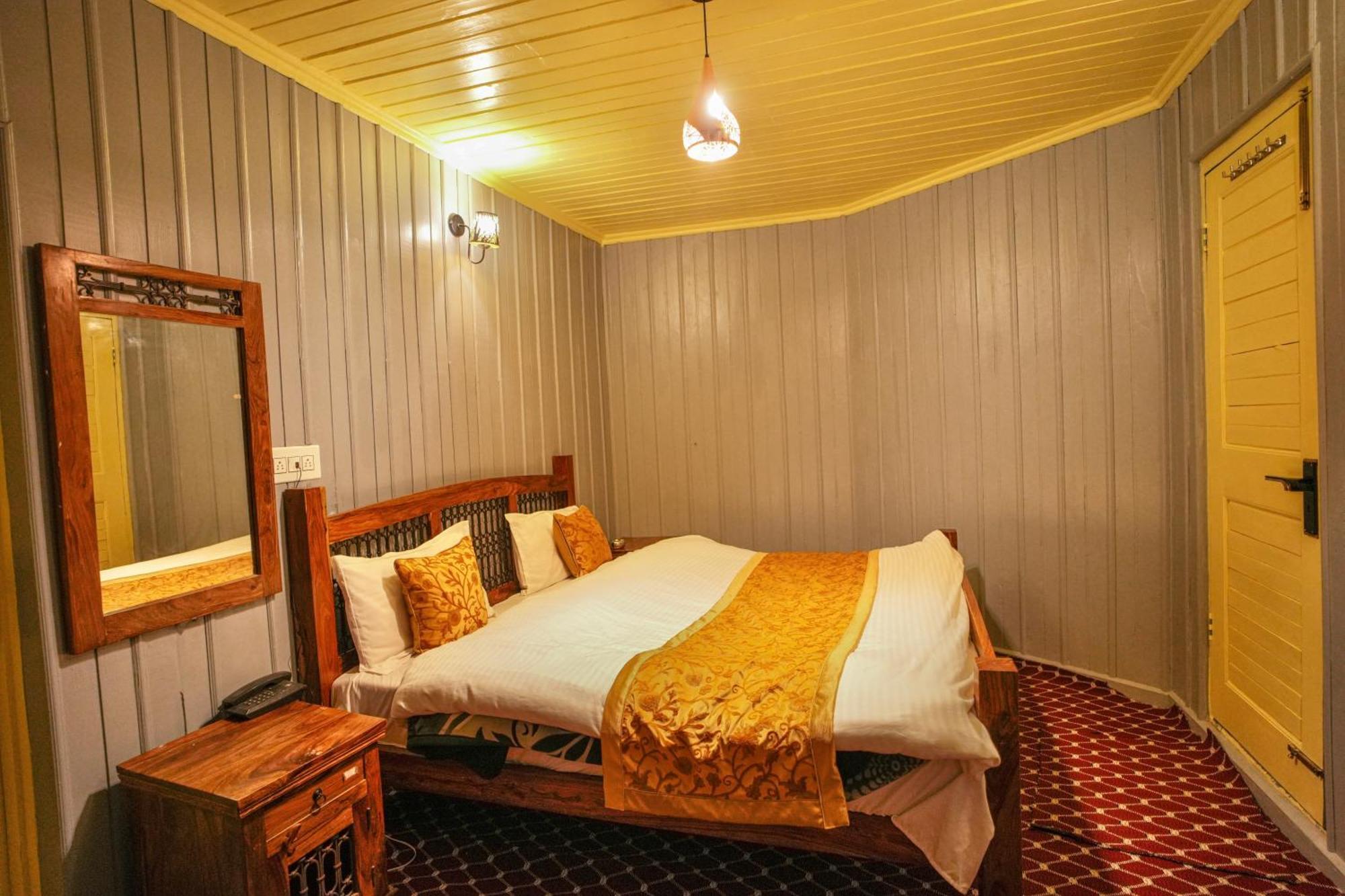 Hotel Little Silver ปาฮาลกัม ภายนอก รูปภาพ