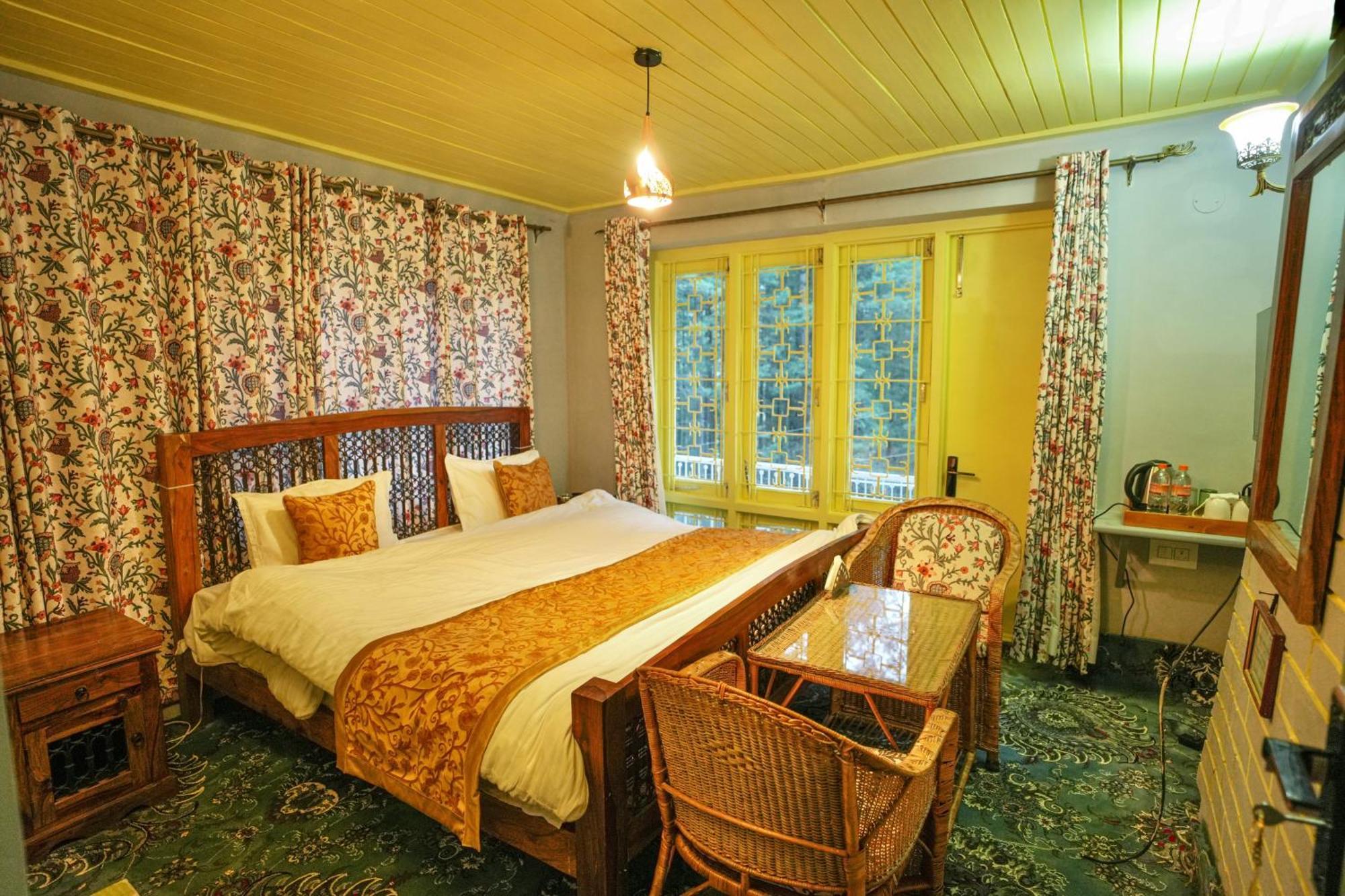 Hotel Little Silver ปาฮาลกัม ภายนอก รูปภาพ